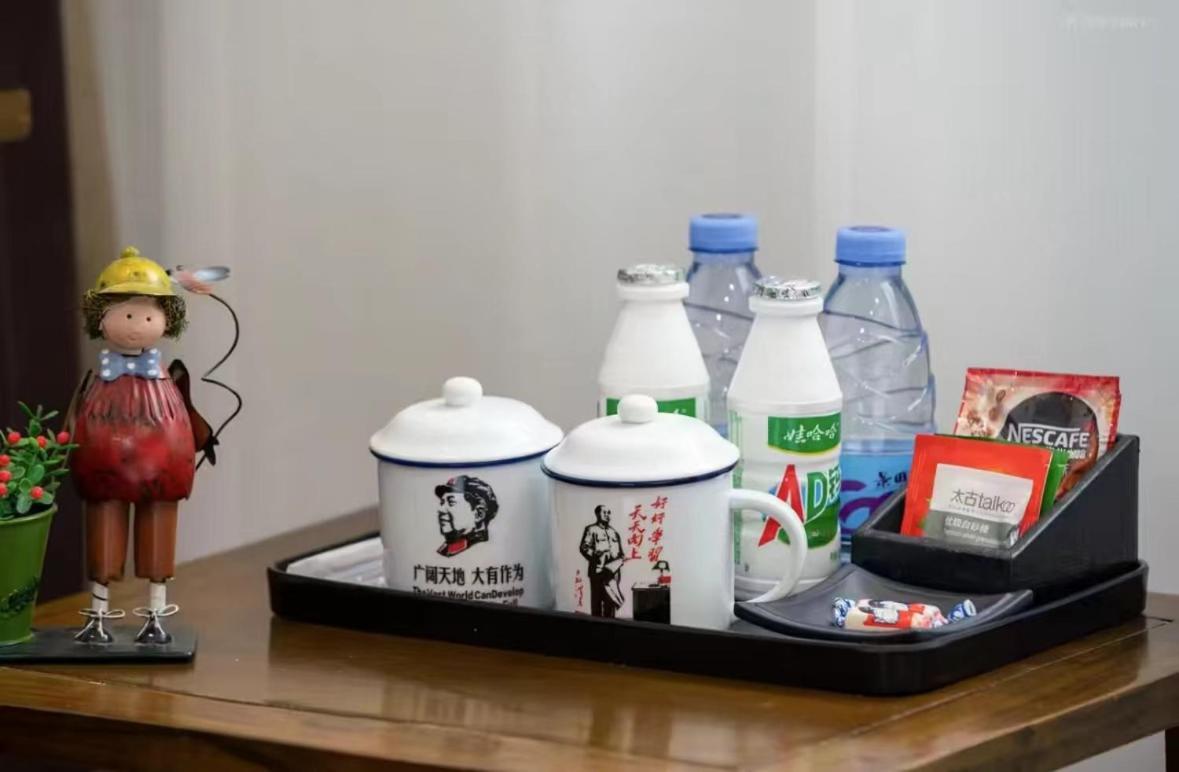 Nostalgia Hotel Beijing Guozijian Ghost Street - Near Beijing Lama Temple, Beihai Park, Jingshan Park, Drum Tower, Houhai Bar Street, Tian'Anmen Square, Located In Beijing Traditional Hutongs, 5 Minutes Away From Beixinqiao Metro Station Luaran gambar