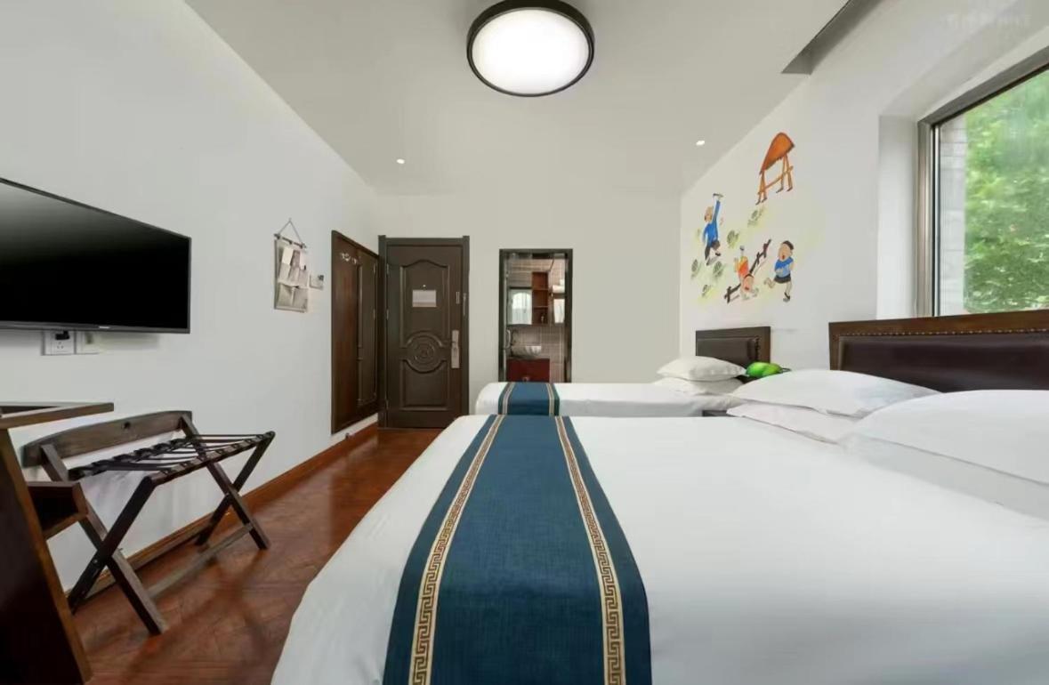 Nostalgia Hotel Beijing Guozijian Ghost Street - Near Beijing Lama Temple, Beihai Park, Jingshan Park, Drum Tower, Houhai Bar Street, Tian'Anmen Square, Located In Beijing Traditional Hutongs, 5 Minutes Away From Beixinqiao Metro Station Luaran gambar