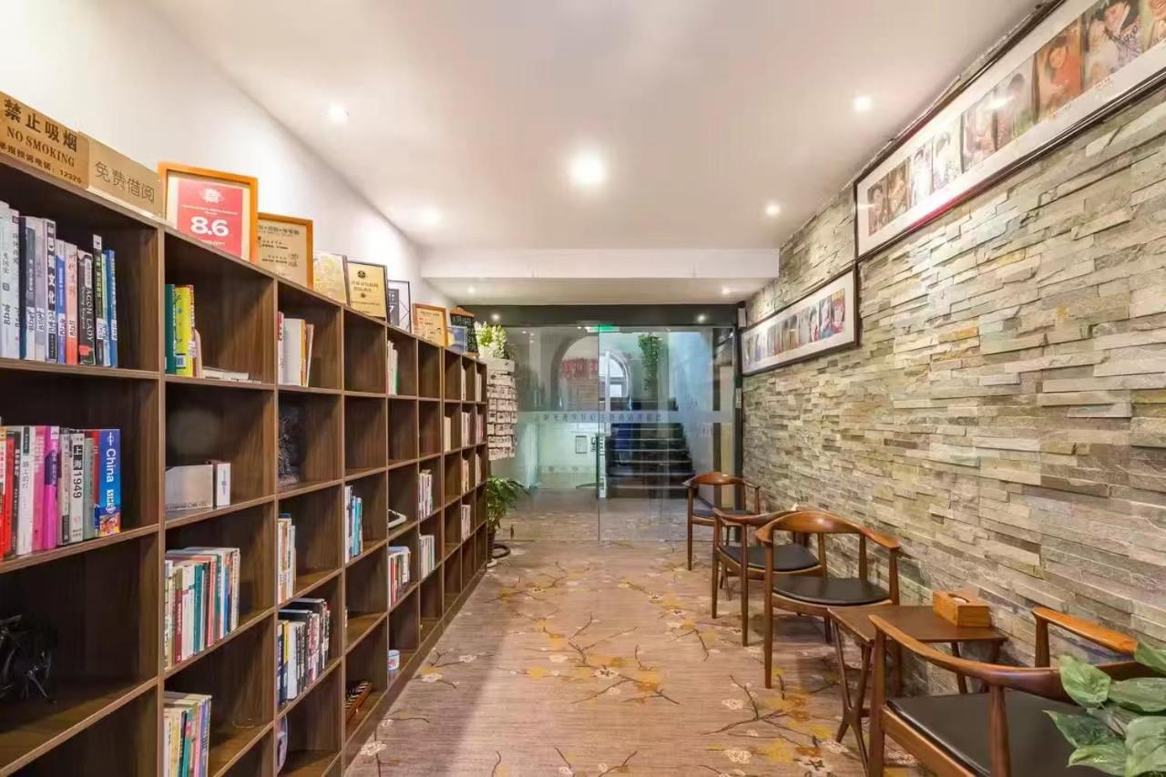 Nostalgia Hotel Beijing Guozijian Ghost Street - Near Beijing Lama Temple, Beihai Park, Jingshan Park, Drum Tower, Houhai Bar Street, Tian'Anmen Square, Located In Beijing Traditional Hutongs, 5 Minutes Away From Beixinqiao Metro Station Luaran gambar