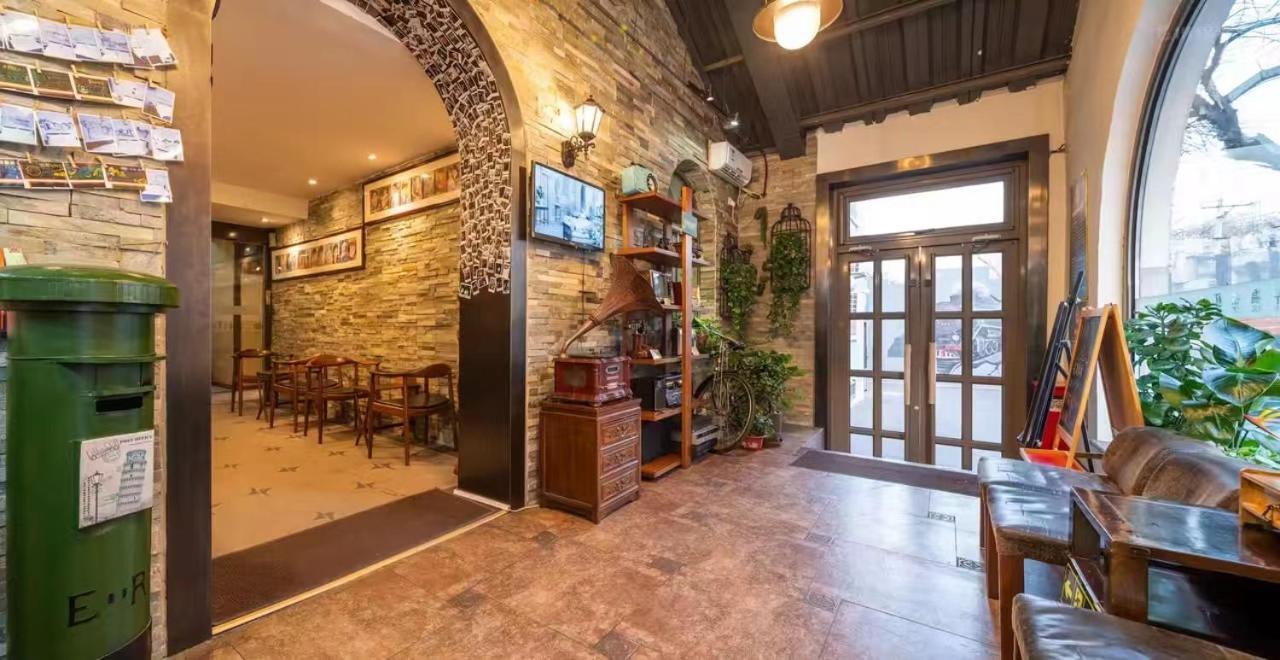 Nostalgia Hotel Beijing Guozijian Ghost Street - Near Beijing Lama Temple, Beihai Park, Jingshan Park, Drum Tower, Houhai Bar Street, Tian'Anmen Square, Located In Beijing Traditional Hutongs, 5 Minutes Away From Beixinqiao Metro Station Luaran gambar